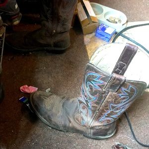 Size 8D HH cowboy boots